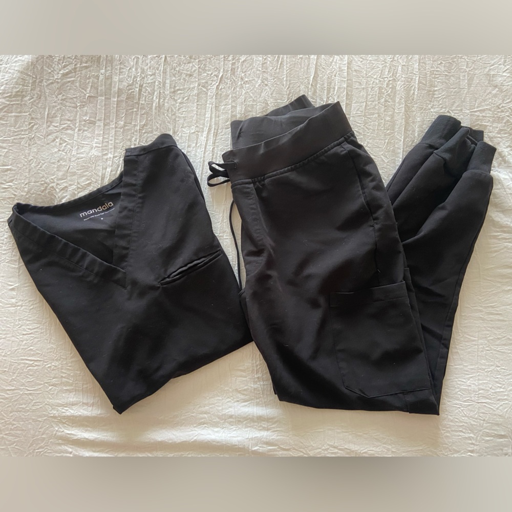Mandala Black Scrubs Jogger Set, Size Small